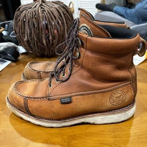 Red wing Irish setter boots/ 808 wing walkers
